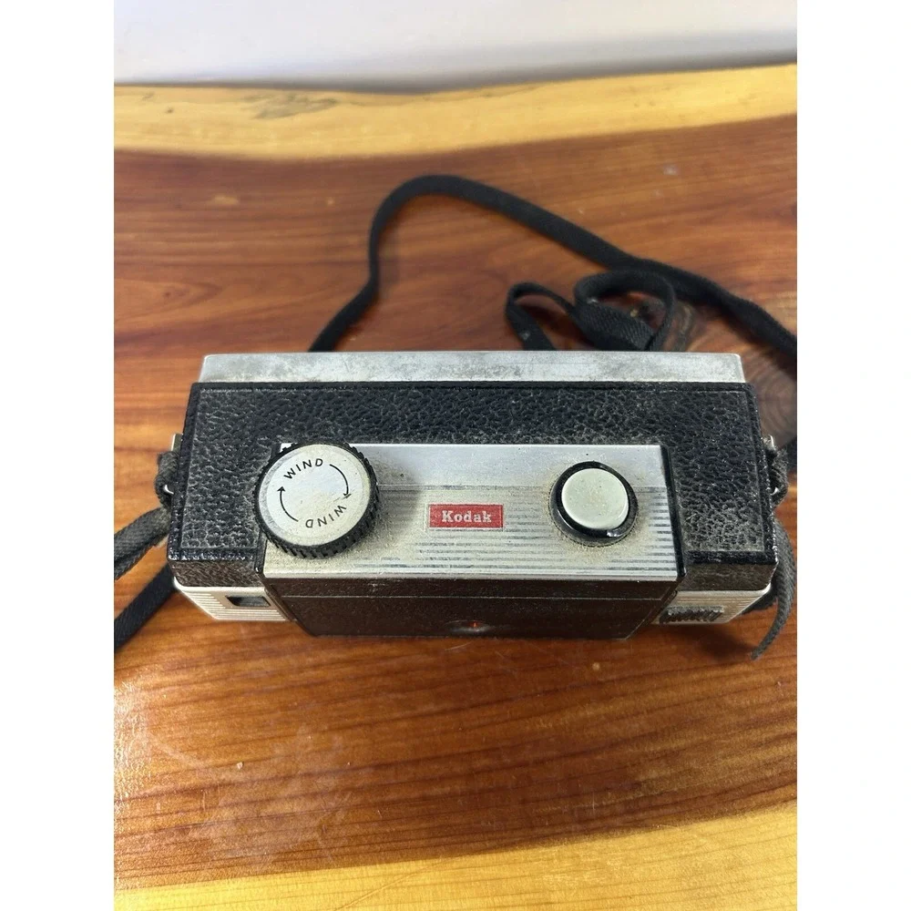 Kodak Brownie Super 27 Vintage Camera‎ - Kodak Lens f/8 - Untested